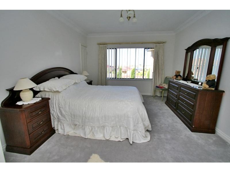 33 Princeton Drive, Wannanup WA 6210