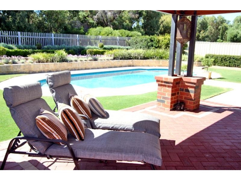 36 SUMMERLEA AVENUE, Meadow Springs WA 6210