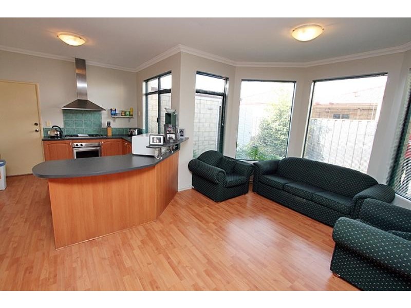 19 Glenelg Way, Meadow Springs WA 6210