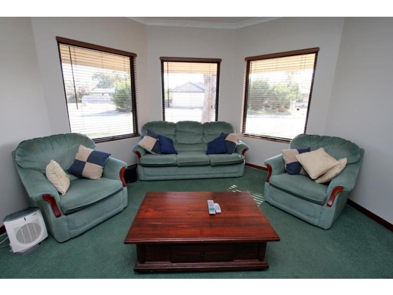 19 Glenelg Way, Meadow Springs WA 6210
