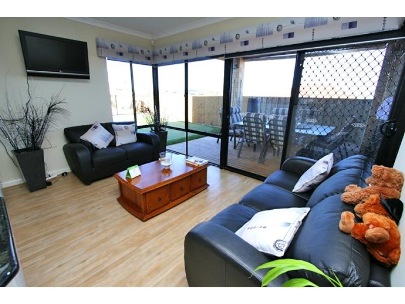 16 Highview Rise, Halls Head WA 6210