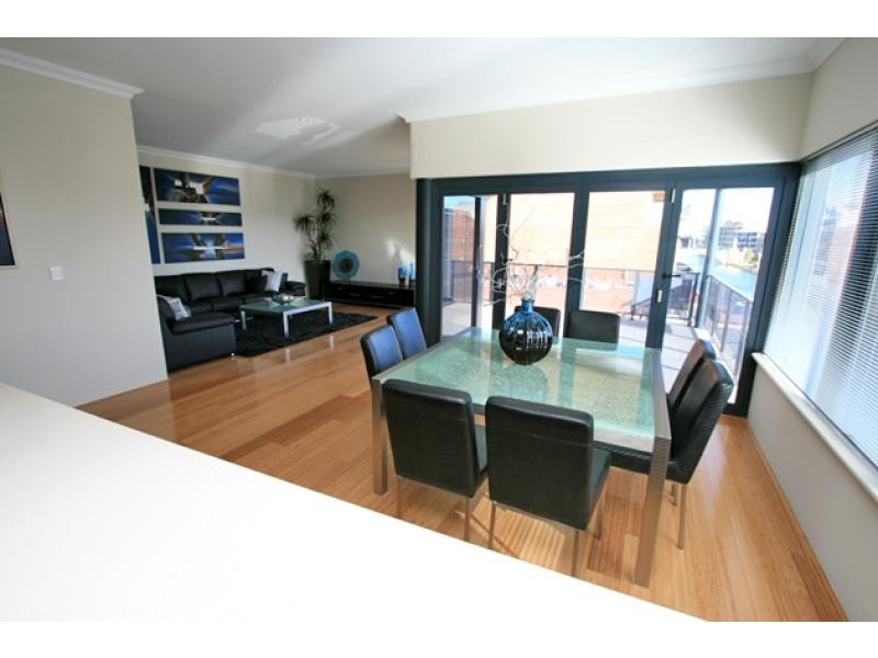 2/9 Dorsodura Mews, Mandurah WA 6210