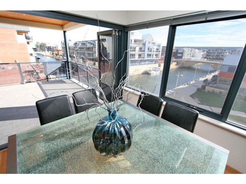 2/9 Dorsodura Mews, Mandurah WA 6210