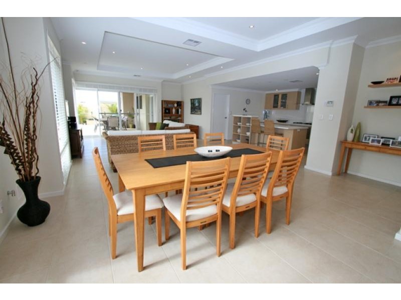 143 Darwin Terrace, Dudley Park WA 6210
