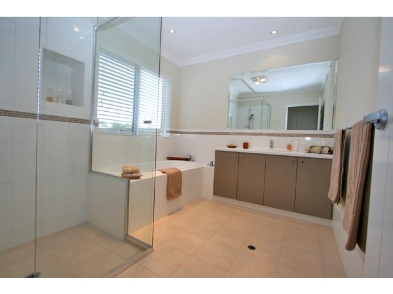 143 Darwin Terrace, Dudley Park WA 6210