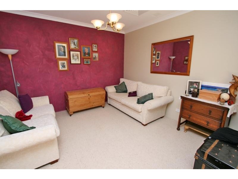 4 Dryandra Place, Halls Head WA 6210