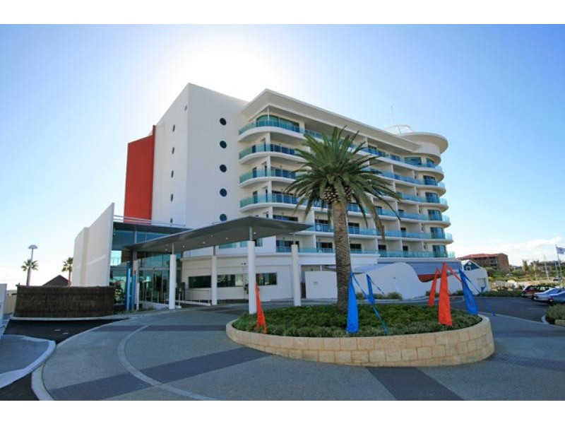 409/ 16 Dolphin Drive, Mandurah WA 6210