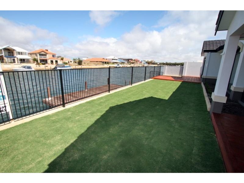 29 Erins Isle, Dudley Park WA 6210