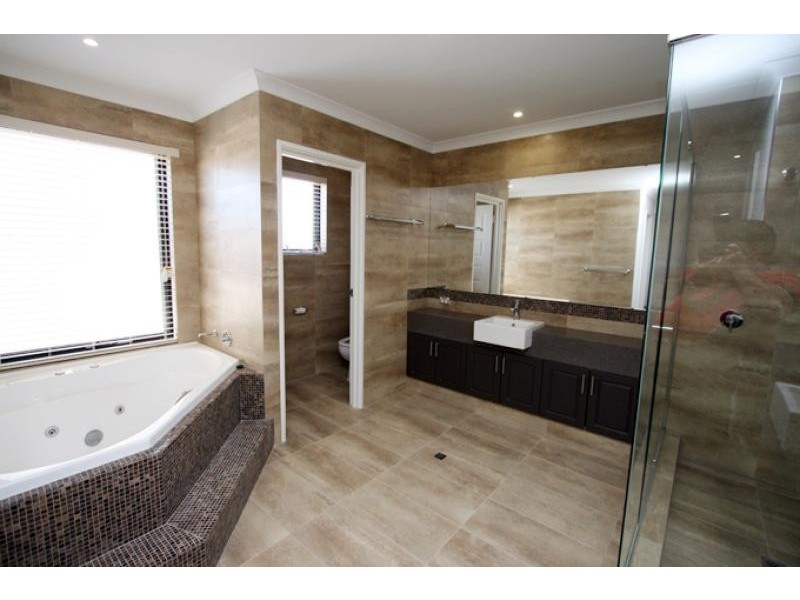 29 Erins Isle, Dudley Park WA 6210