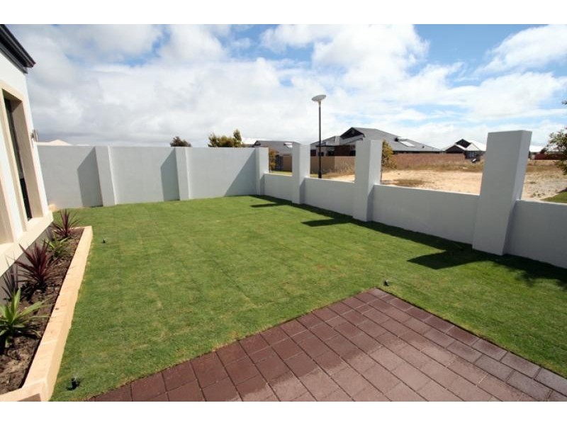 29 Erins Isle, Dudley Park WA 6210