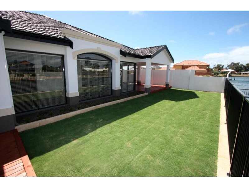 29 Erins Isle, Dudley Park WA 6210