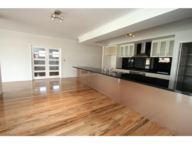 29 Erins Isle, Dudley Park WA 6210