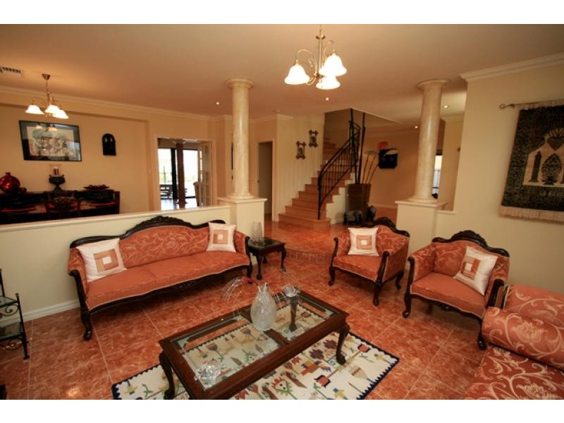 53 RONSARD DRIVE, San Remo WA 6210