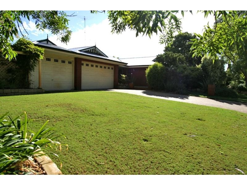 20 GRAFTON DRIVE, Dudley Park WA 6210