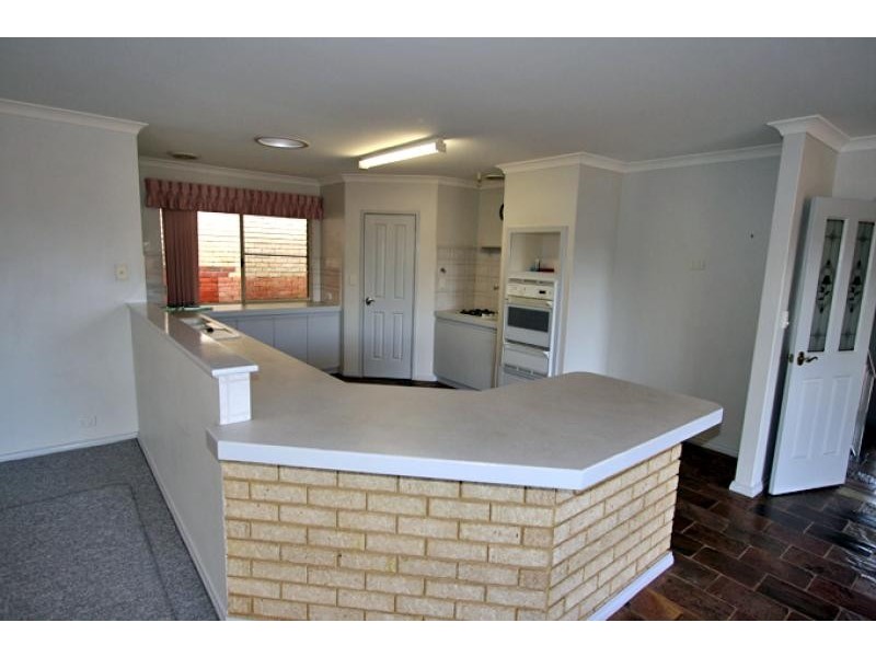 6 St Andrews Court, Halls Head WA 6210