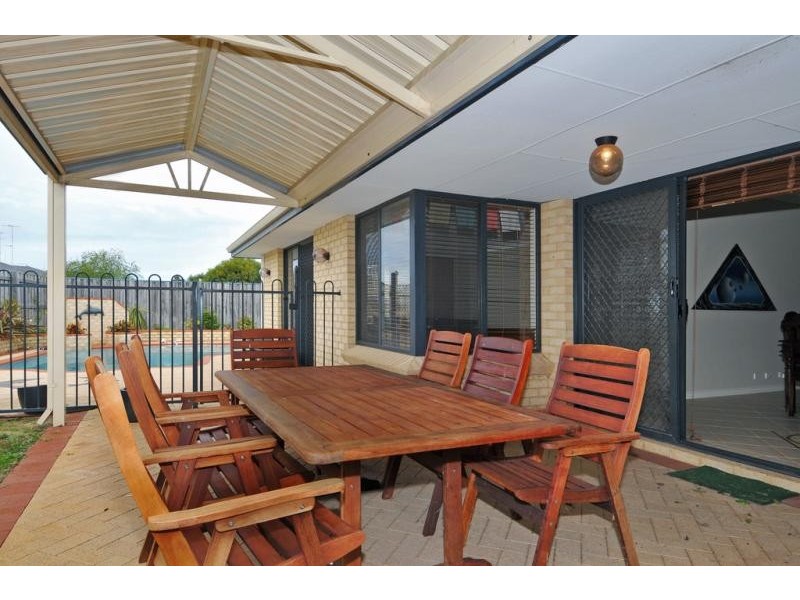 24 Montego Way, Halls Head WA 6210