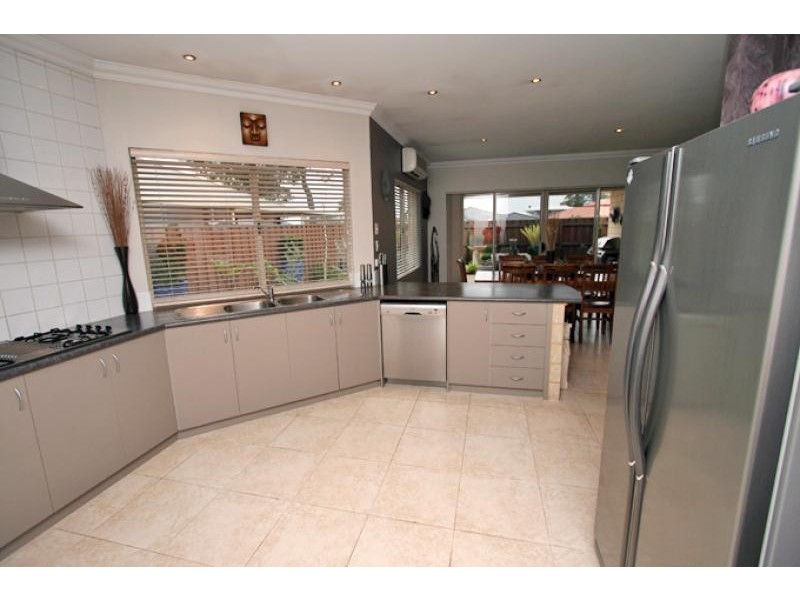 40 Chatsworth Drive, Erskine WA 6210