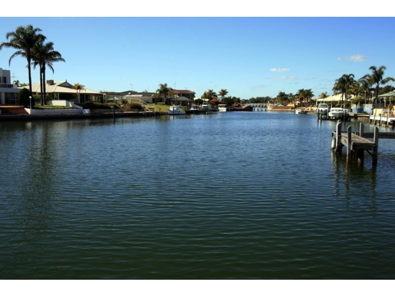 49 Waterside Drive, Dudley Park WA 6210