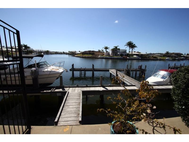 49 Waterside Drive, Dudley Park WA 6210