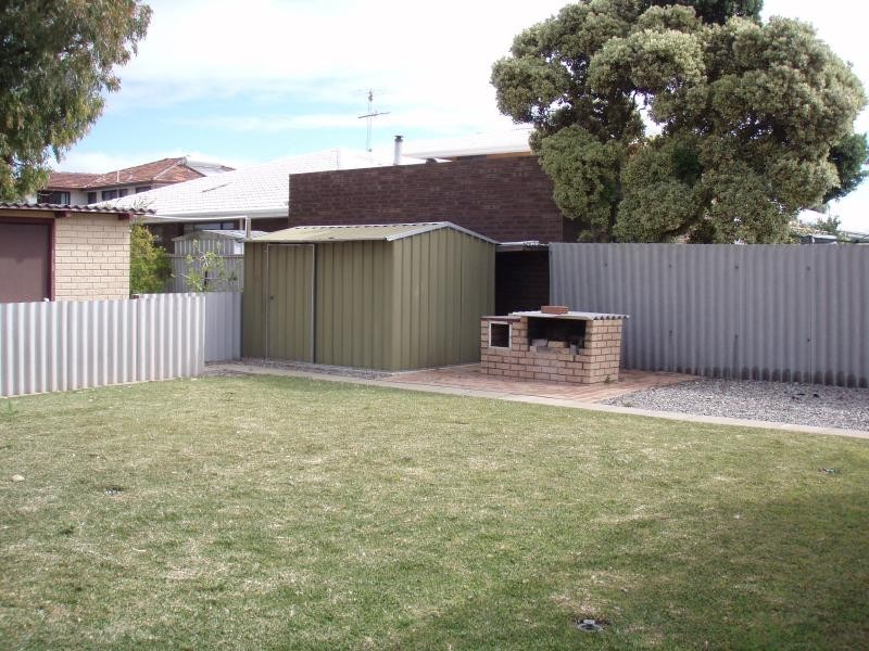 1 Diana Place, Madora Bay WA 6210