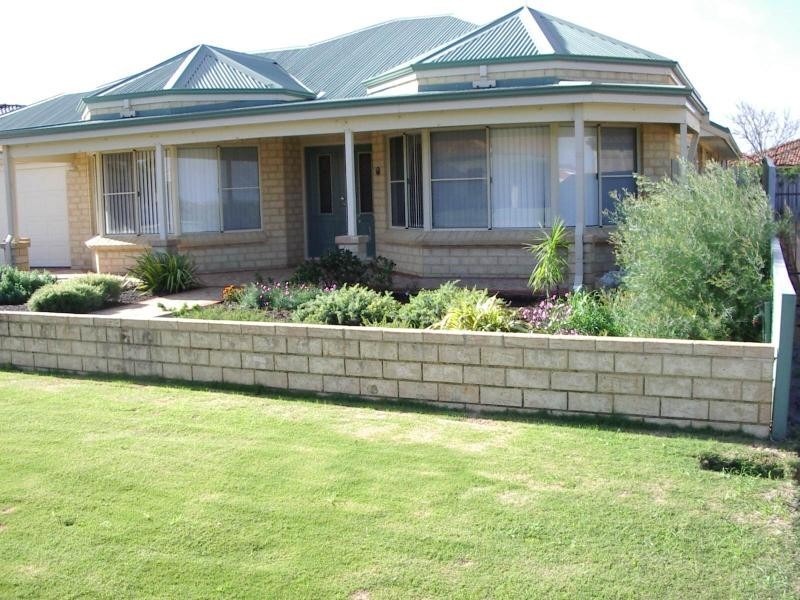 55 Ronsard Drive, San Remo WA 6210