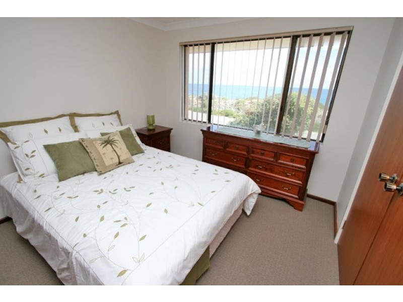 Unit 2/56 Halls Head Parade, Halls Head WA 6210