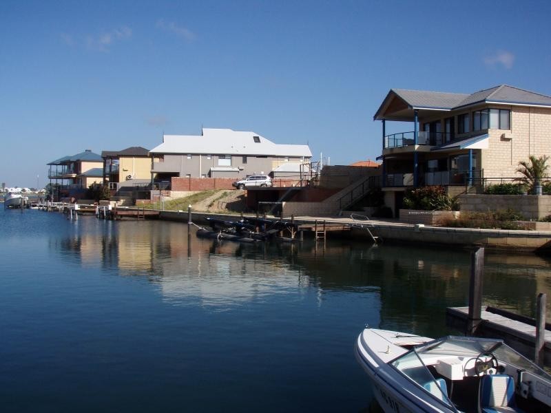 4 Piccolo Place, Halls Head WA 6210