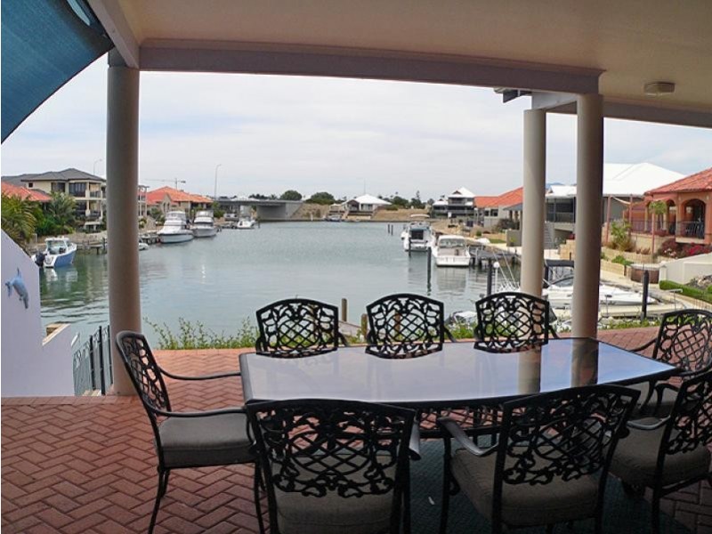 19 Eunamara Retreat, Halls Head WA 6210