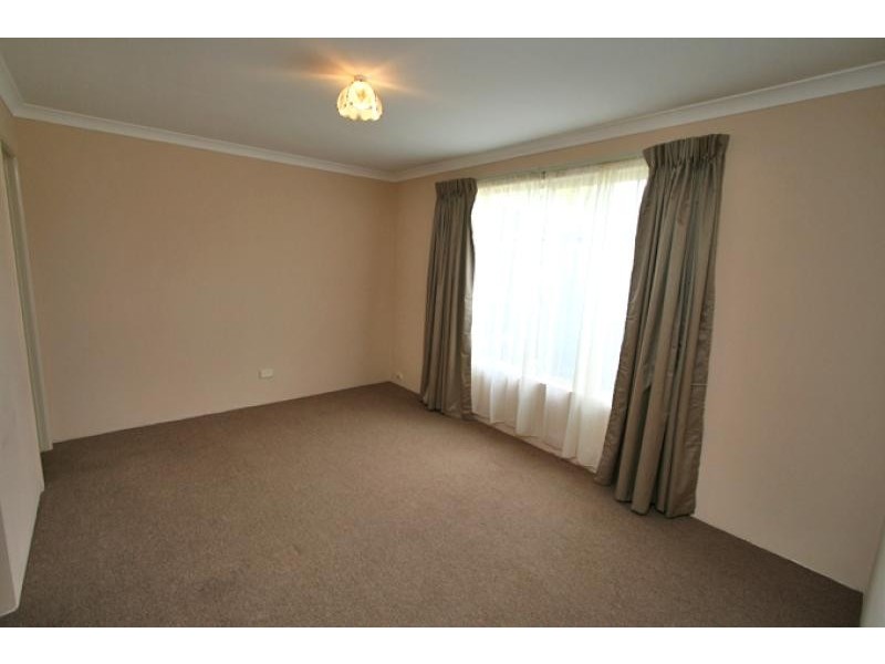 10 Railton Place, Dudley Park WA 6210