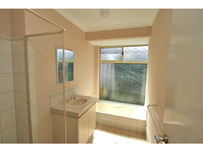 10 Railton Place, Dudley Park WA 6210