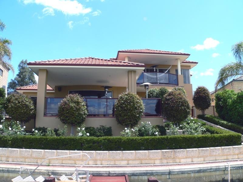 25 Santavea Mews, Halls Head WA 6210