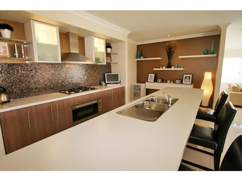 6 Roseburg Court, Meadow Springs WA 6210