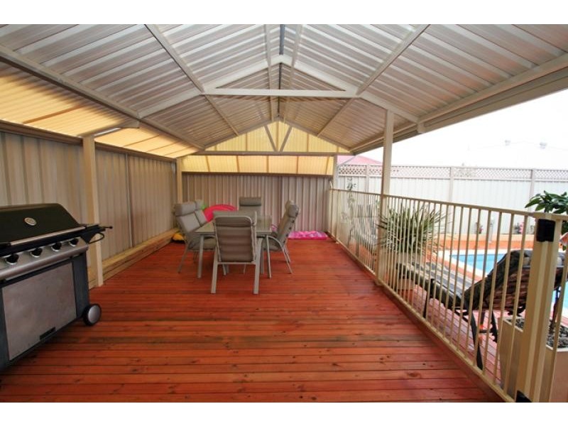 28 Lombadina Parade, Secret Harbour WA 6173