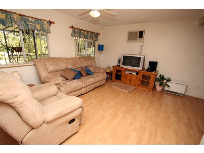 6 Darbal Place, Greenfields WA 6210