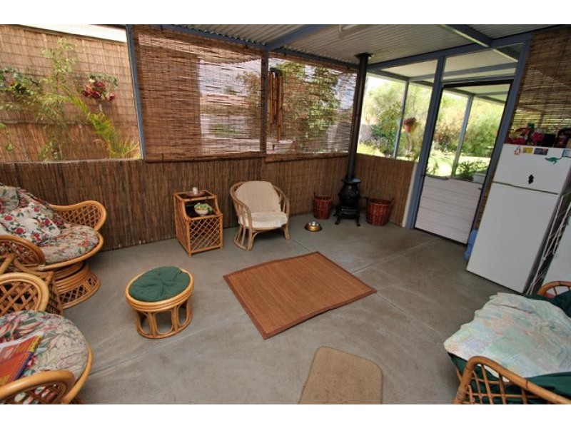 6 Darbal Place, Greenfields WA 6210