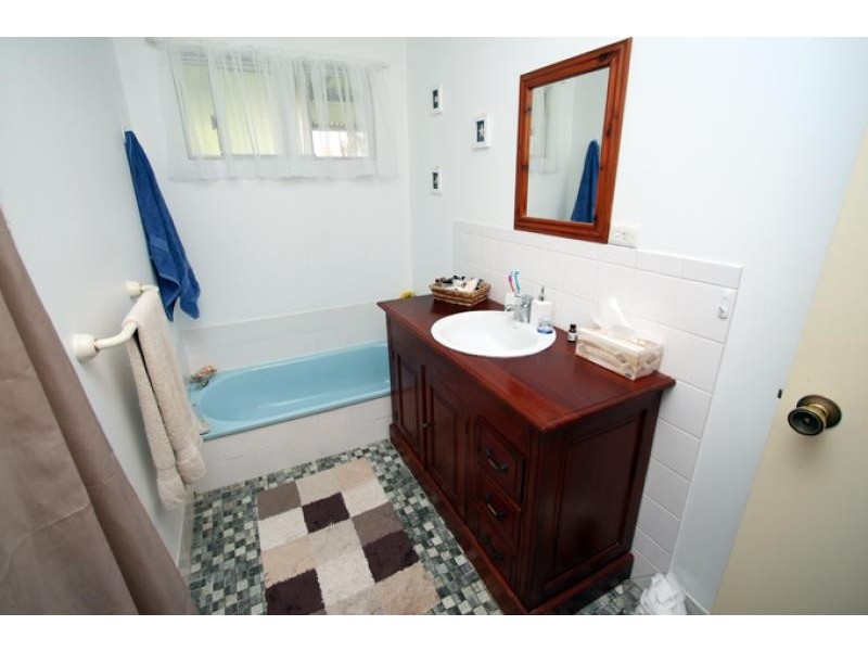 6 Darbal Place, Greenfields WA 6210