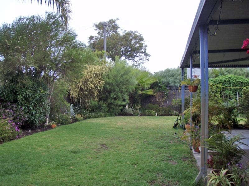 6 Darbal Place, Greenfields WA 6210