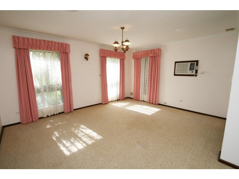 8 Gray Road, Mandurah WA 6210