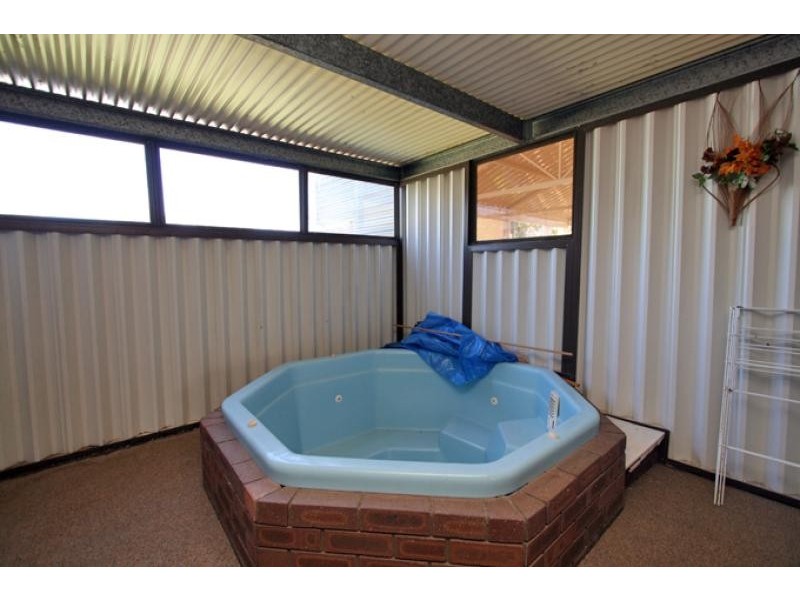 8 Gray Road, Mandurah WA 6210