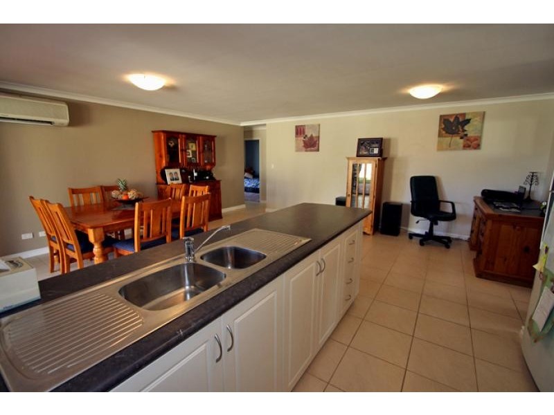 14 St Anne’s Terrace, Meadow Springs WA 6210