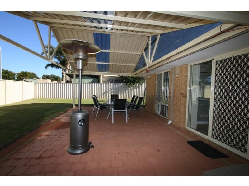 14 St Anne’s Terrace, Meadow Springs WA 6210