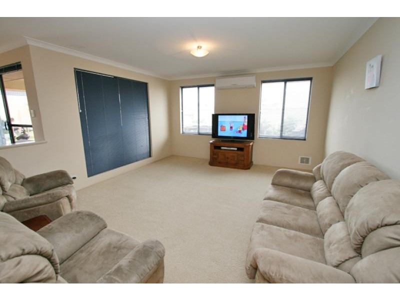 10 Addingham Boulevard, Madora Bay WA 6210