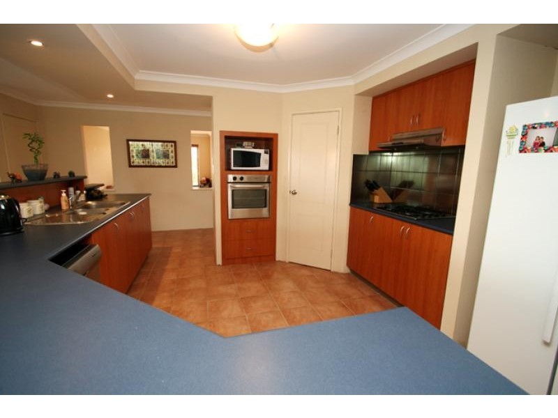 10 Addingham Boulevard, Madora Bay WA 6210