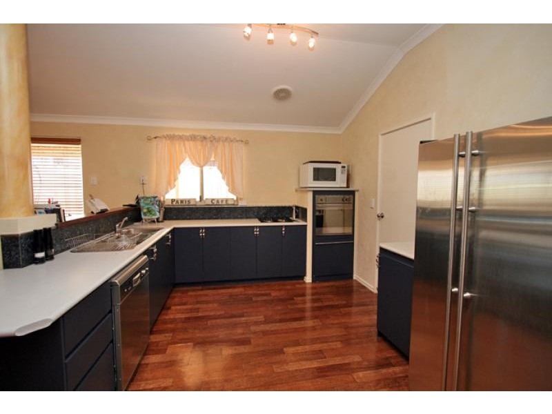 24 Seaforth Drive, Halls Head WA 6210