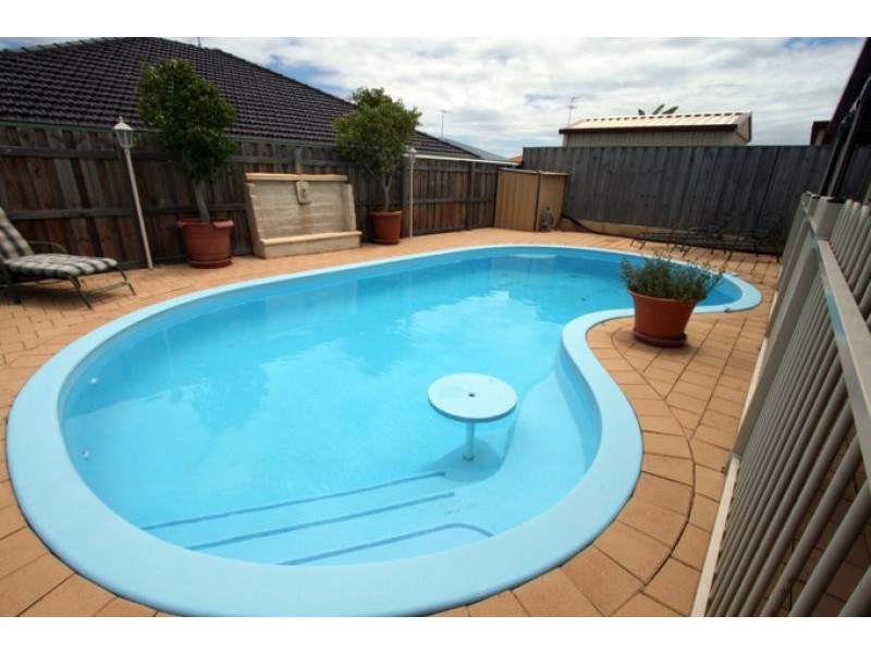 24 Seaforth Drive, Halls Head WA 6210