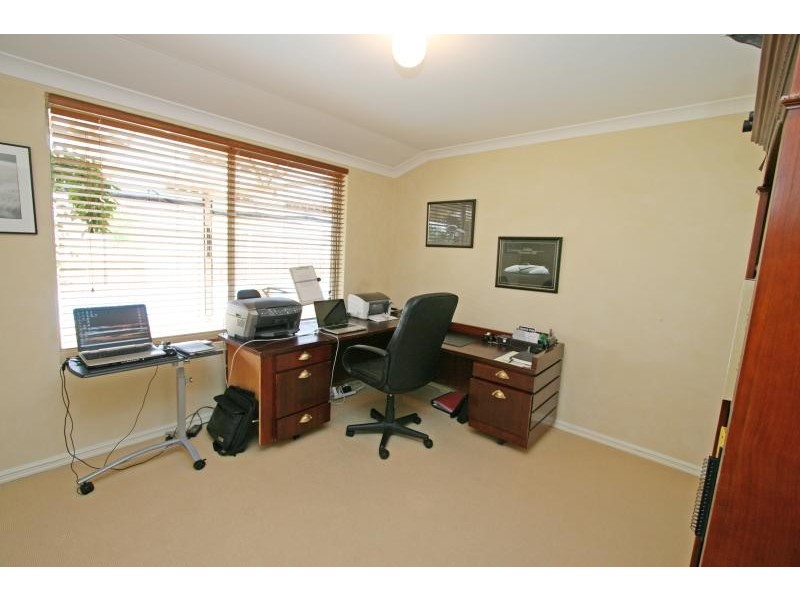 24 Seaforth Drive, Halls Head WA 6210