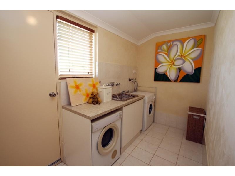 24 Seaforth Drive, Halls Head WA 6210