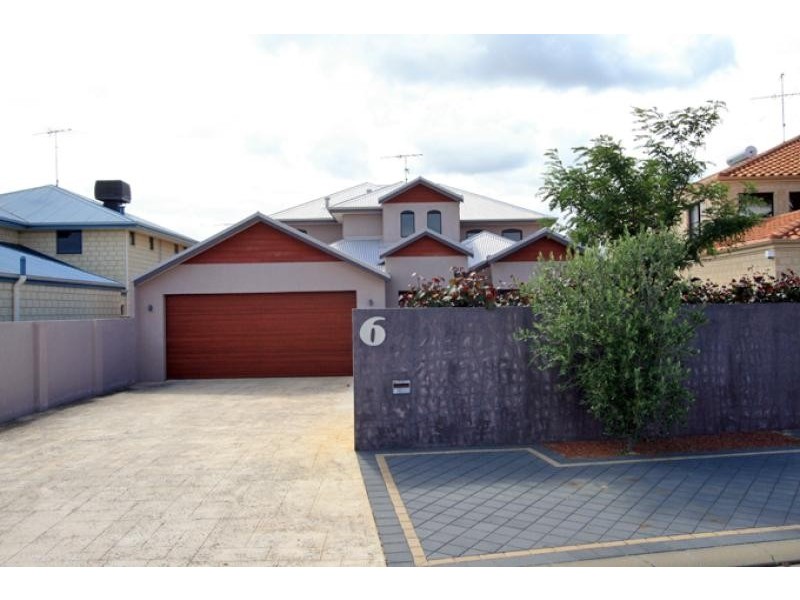 6 Rialto Place, Halls Head WA 6210