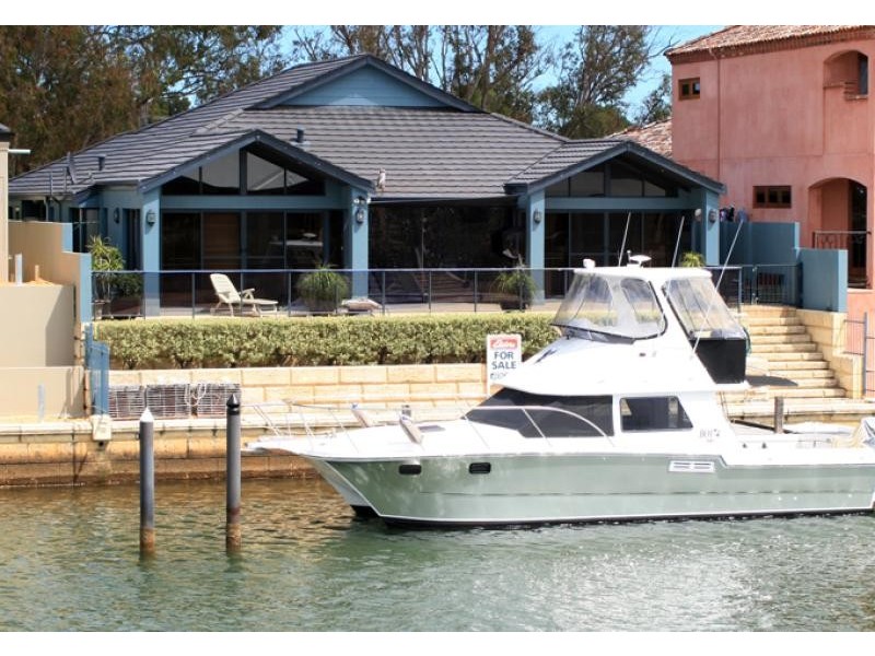 12 Syrenka Turn, Halls Head WA 6210