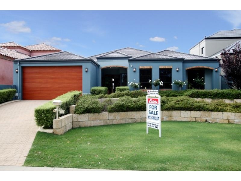 12 Syrenka Turn, Halls Head WA 6210
